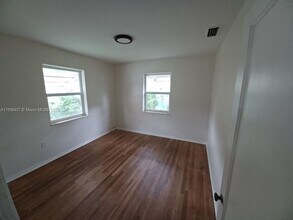 3670 SW 20th St in Miami, FL - Building Photo - Building Photo