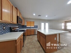 43565 W Elizabeth Ave in Maricopa, AZ - Building Photo - Building Photo