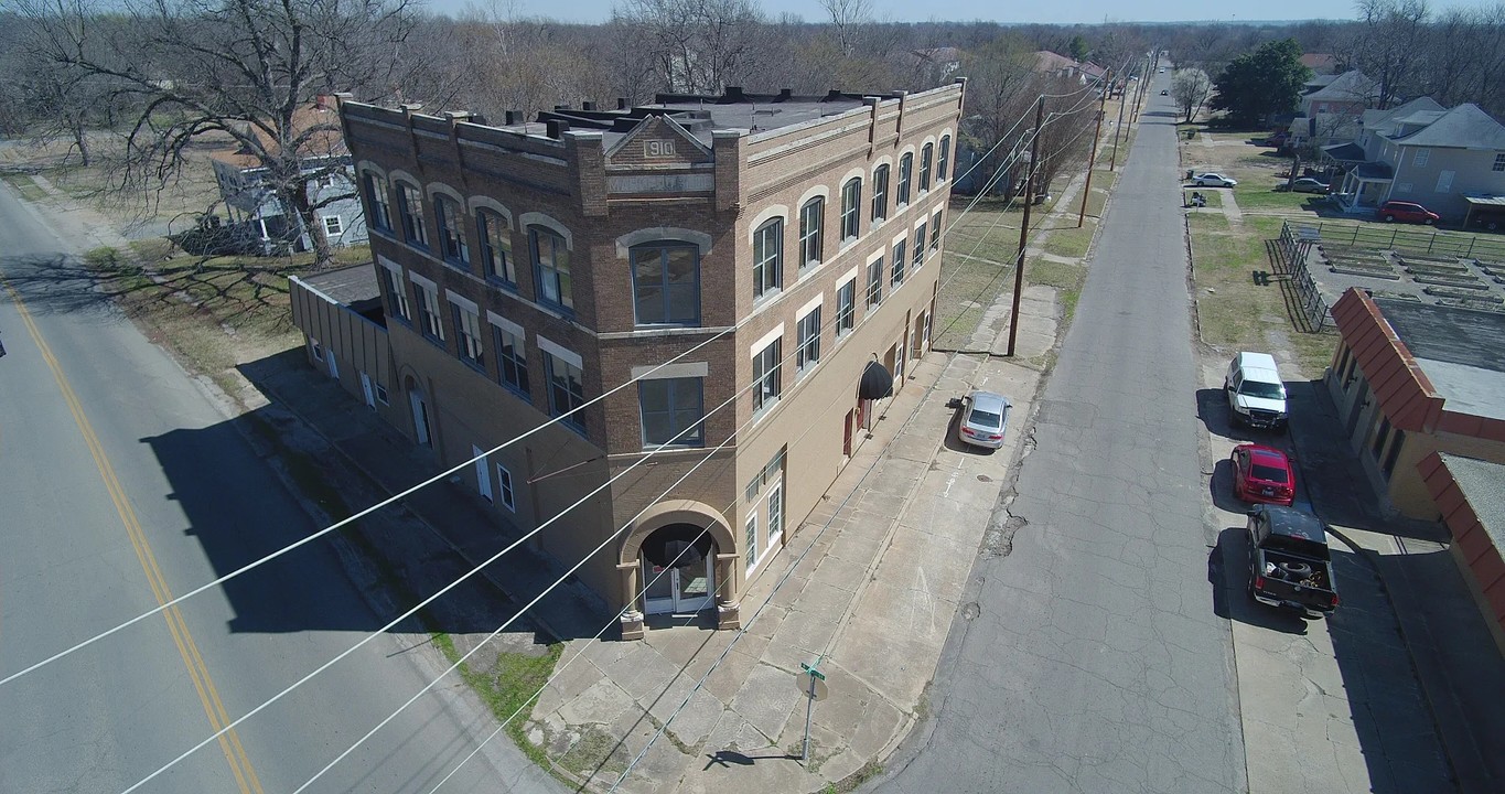 400 N C St in Muskogee, OK - Building Photo