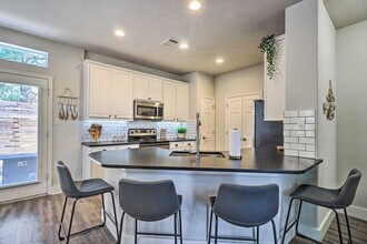 21100 Santa Ana Cove in Lago Vista, TX - Building Photo - Building Photo