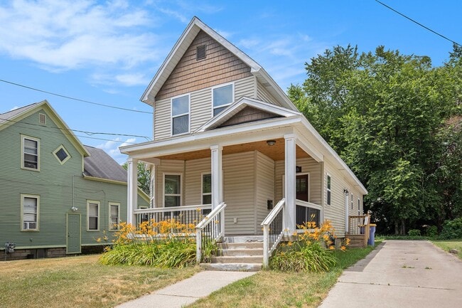 545 James St in Wyoming, MI - Building Photo - Building Photo