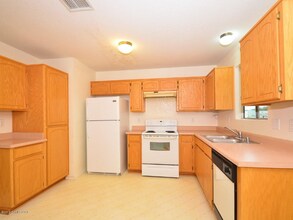 113 Arrowhead Dr in Huachuca City, AZ - Building Photo - Building Photo