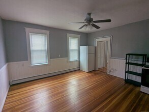 23 Lyman St in New Britain, CT - Building Photo - Building Photo