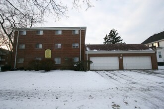 1639 Oakwood Ave in Des Plaines, IL - Foto de edificio - Building Photo