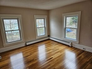 7 Arlington St, Unit 6 in Lowell, MA - Building Photo - Building Photo