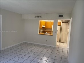 14909 SW 104th St in Miami, FL - Building Photo - Building Photo
