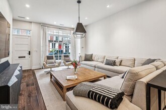 1710 Rittenhouse Square in Philadelphia, PA - Building Photo - Building Photo