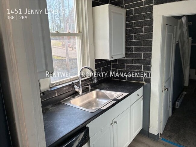 1451 Jenny Lind St in McKeesport, PA - Building Photo - Building Photo