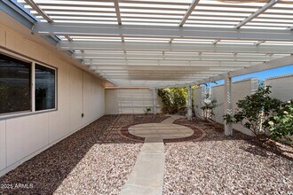 10518 W Indian Wells Dr in Sun City, AZ - Building Photo - Building Photo