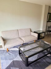 2004 Fort Pemberton Ct in Dumfries, VA - Foto de edificio - Building Photo