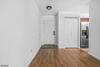 43 Bolton Ct in Franklin Township, NJ - Building Photo - Building Photo