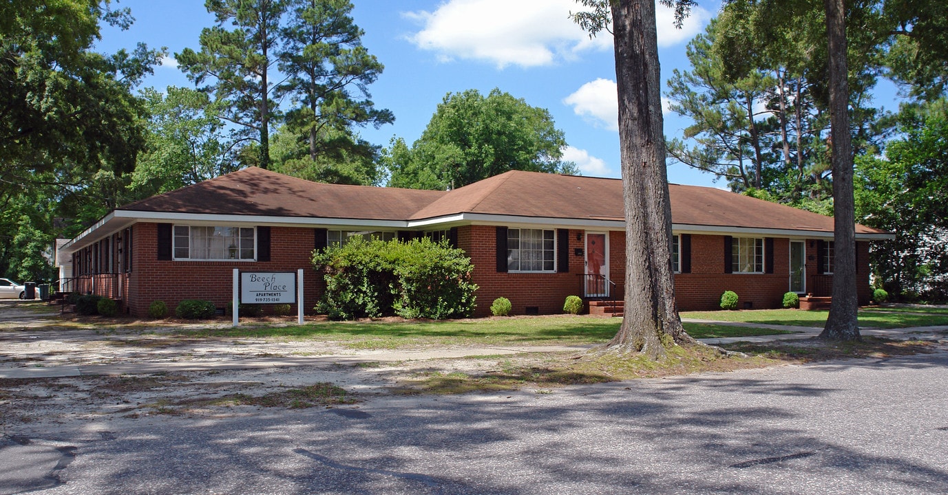 1110-1112 E Beech St in Goldsboro, NC - Building Photo