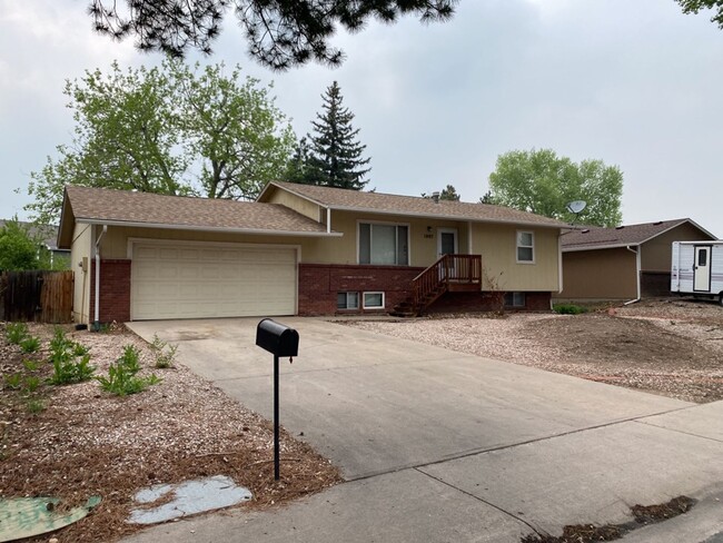 1007 Timber Ln in Fort Collins, CO - Building Photo - Building Photo