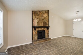 6096 Creekford Dr in Lithonia, GA - Building Photo - Building Photo