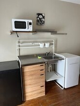 1880 Coral Gate Dr in Miami, FL - Foto de edificio - Building Photo