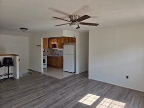 23836 148th Dr, Unit Second floor in Rosedale, NY - Building Photo - Building Photo