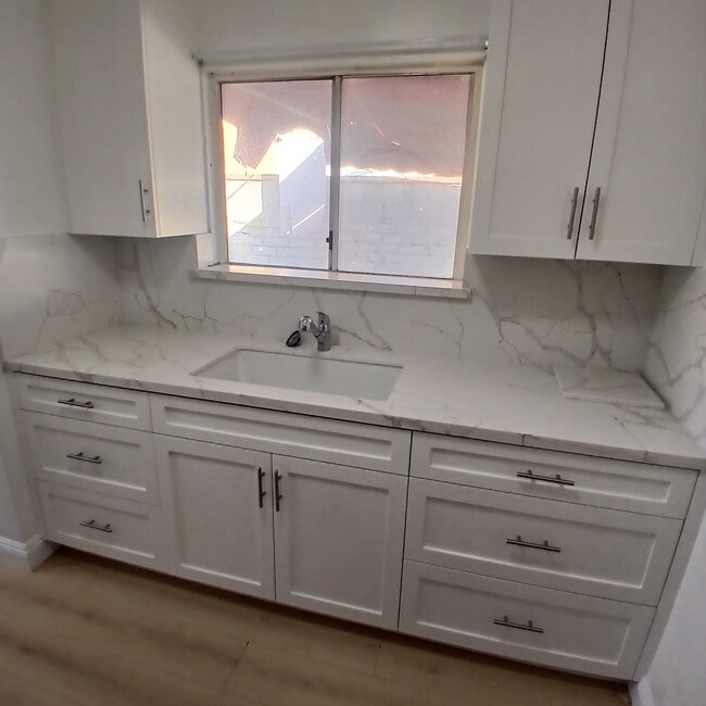 434 S Del Mar Ave, Unit 434A  S Del Mar Ave in San Gabriel, CA - Foto de edificio - Building Photo