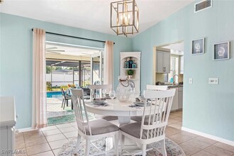 1426 SE 34th Terrace in Cape Coral, FL - Foto de edificio - Building Photo