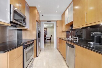 20191 E Country Club Dr, Unit 510 in Aventura, FL - Building Photo - Building Photo