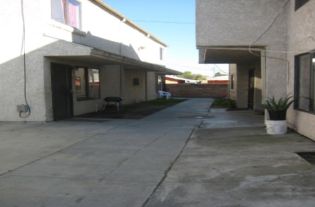 4516 Arlington Ave in Lynwood, CA - Building Photo - Building Photo