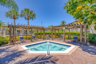 Palm Cove Apartments in Bradenton, FL - Building Photo - Building Photo