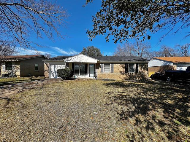 714 Cranbrook Ln in Grand Prairie, TX - Building Photo