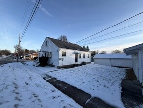 932 Headley St in Zanesville, OH - Building Photo - Building Photo