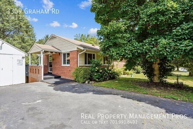 3309 Graham Rd in Falls Church, VA - Building Photo - Building Photo
