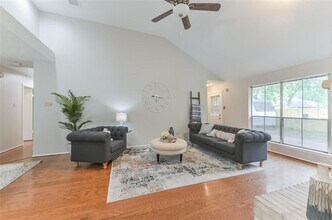 5701 Village Arbour Dr in Katy, TX - Building Photo - Building Photo