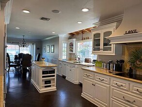 32008 Foxmoor Ct in Westlake Village, CA - Building Photo - Building Photo
