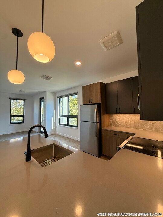 199 Gardner St in Boston, MA - Building Photo