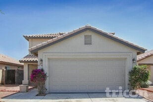 11229 W Devonshire Ave in Phoenix, AZ - Building Photo