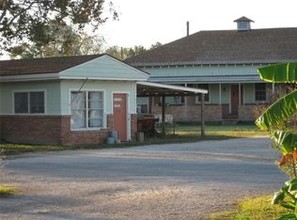 Sea Breeze Apartments in Palacios, TX - Building Photo - Building Photo