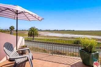 4297 Carpinteria Ave in Carpinteria, CA - Building Photo - Building Photo