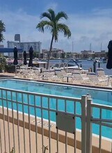 2000 Diana Dr in Hallandale Beach, FL - Building Photo - Building Photo