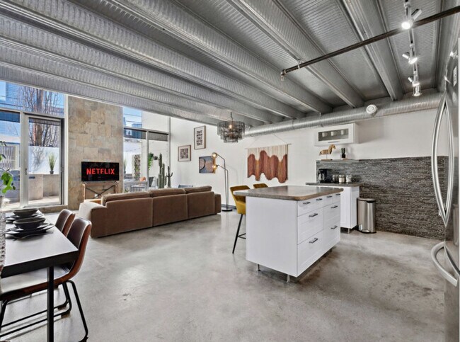 10303-10107 107 St NW