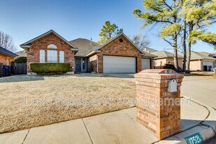 17521 Cranbrook Rd in Edmond, OK - Building Photo
