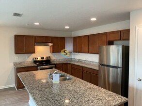 9243 Western Way in Jacksonville, FL - Building Photo - Building Photo