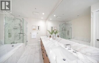 5728-5728 Berton Ave in Vancouver, BC - Building Photo - Building Photo