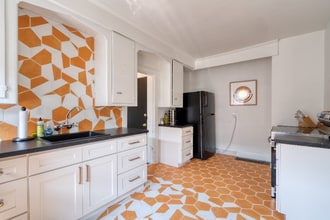 2215 SE Powell Blvd, Unit Apt 3 in Portland, OR - Foto de edificio - Building Photo