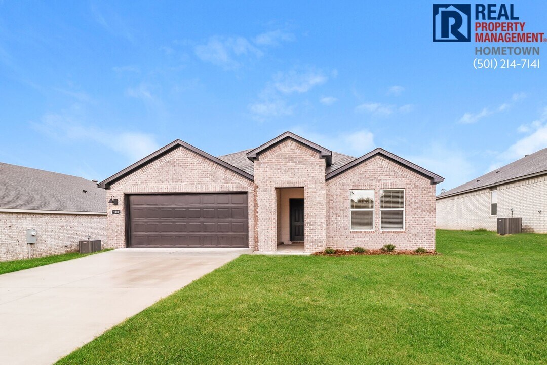 108 E Fredonia Ct in Mayflower, AR - Building Photo