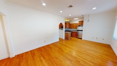 LARGE 2 BEDROOM AVAILABLE in Los Angeles, CA - Building Photo - Interior Photo