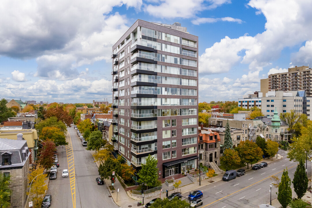 Le 801 Signature in Montréal, QC - Building Photo