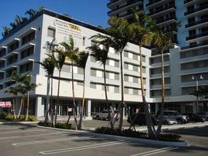 The Lexi in North Bay Village, FL - Foto de edificio - Building Photo