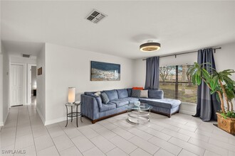 13268 Whitehaven Ln in Ft. Myers, FL - Building Photo - Building Photo