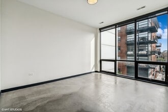 1639 N Milwaukee Ave, Unit 509 in Chicago, IL - Building Photo - Building Photo
