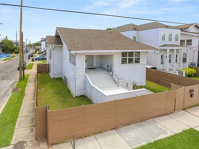 2239 Peniston St in New Orleans, LA - Building Photo - Building Photo