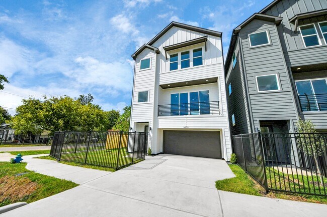 6951 Foster St in Houston, TX - Building Photo - Building Photo