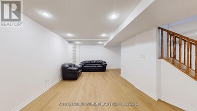 3391 Grand Park Dr in Mississauga, ON - Building Photo - Building Photo