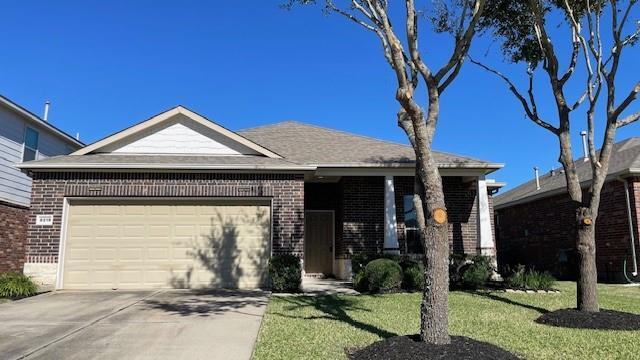 8219 Jasmine Ct in Rosenberg, TX - Building Photo